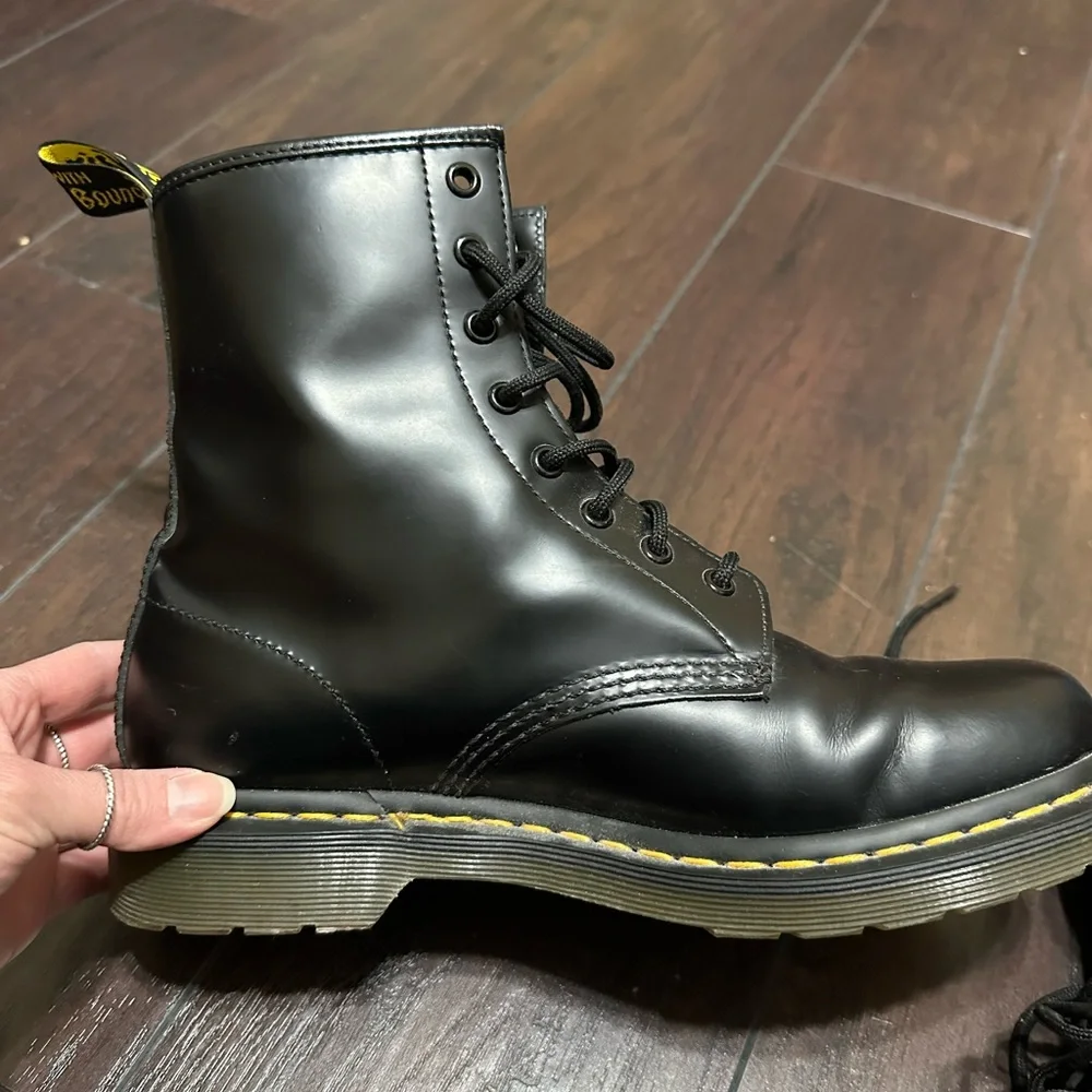 Dr. Martens 1460 Smooth Leather Lace-Up Boots Size 10 - Picture 7 of 13